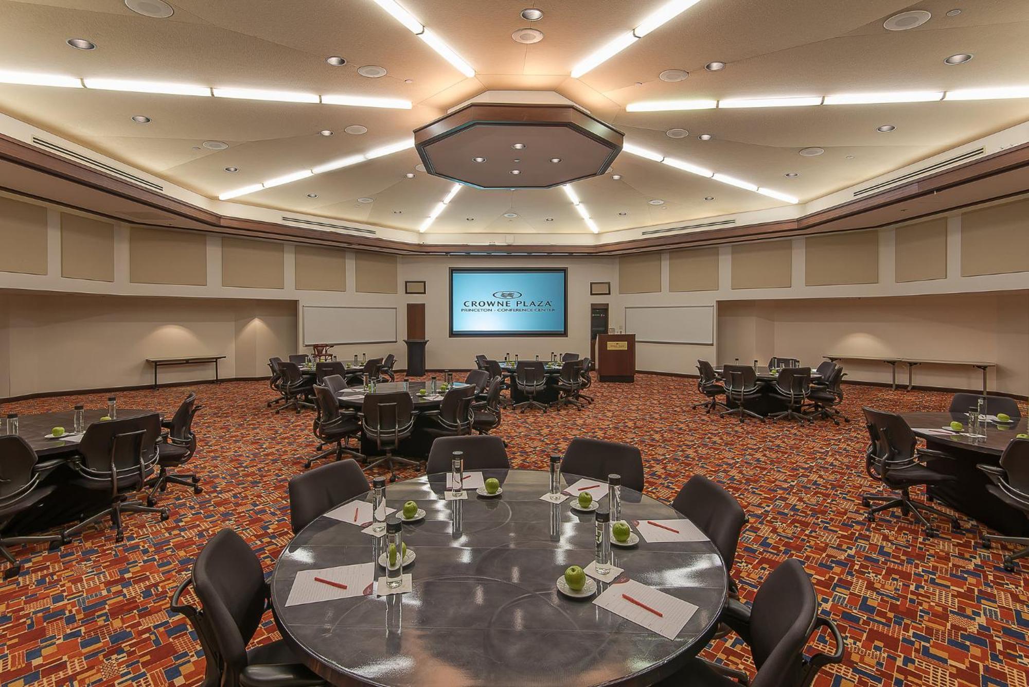 Crowne Plaza Princeton - Conference Center By Ihg Eksteriør billede