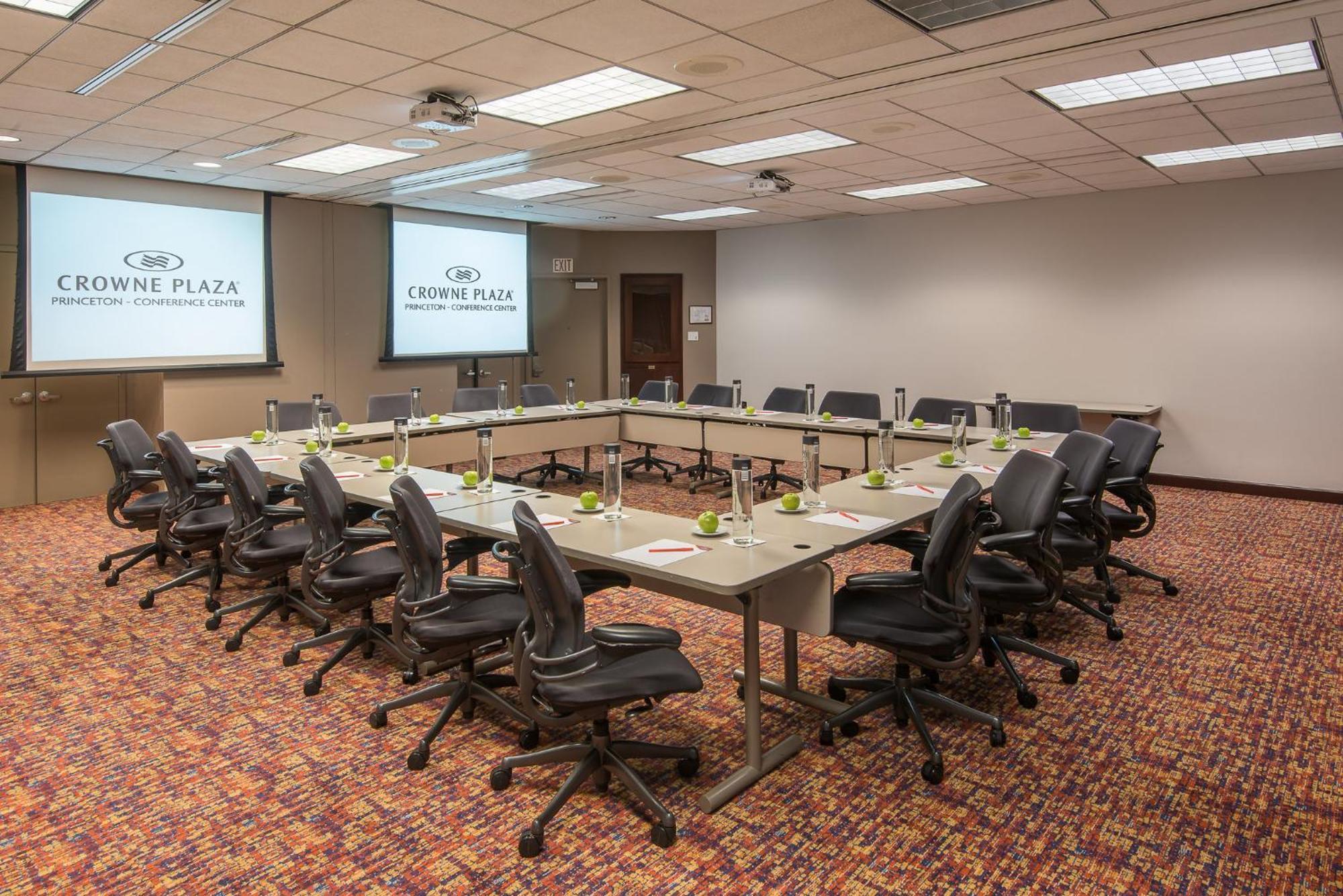 Crowne Plaza Princeton - Conference Center By Ihg Eksteriør billede