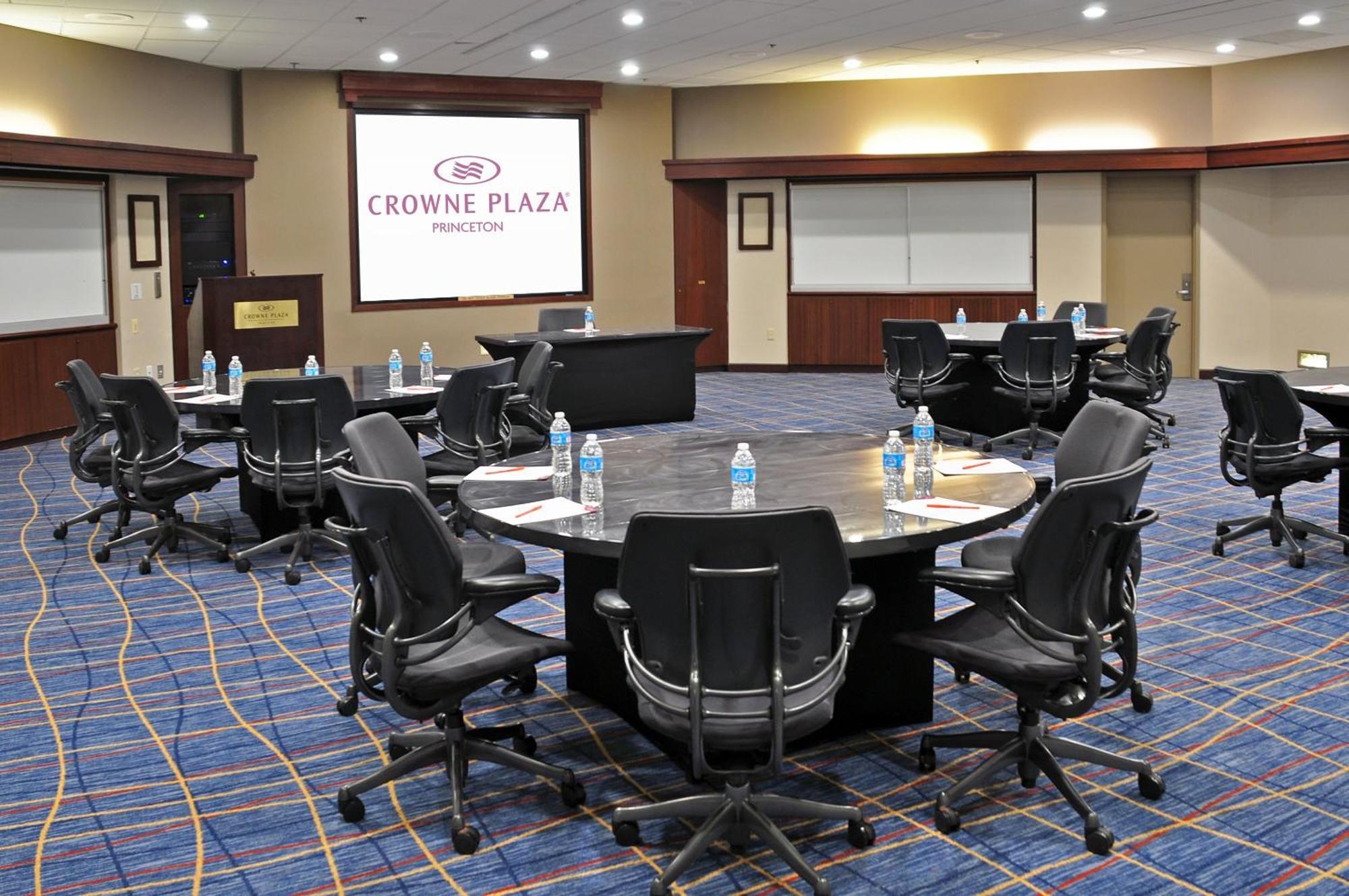 Crowne Plaza Princeton - Conference Center By Ihg Eksteriør billede
